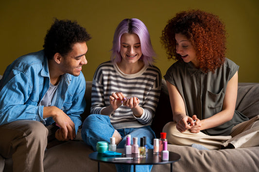 Todo Sobre Tus Uñas: Composición, Curiosidades, y Consejos
